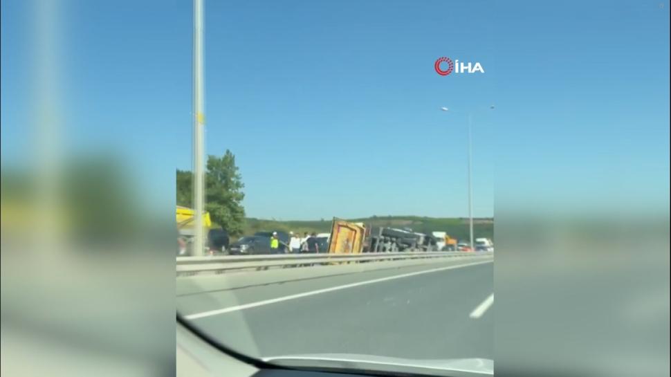 Havalimanı yolunda kaza alarmı! Ekipler sevk edildi