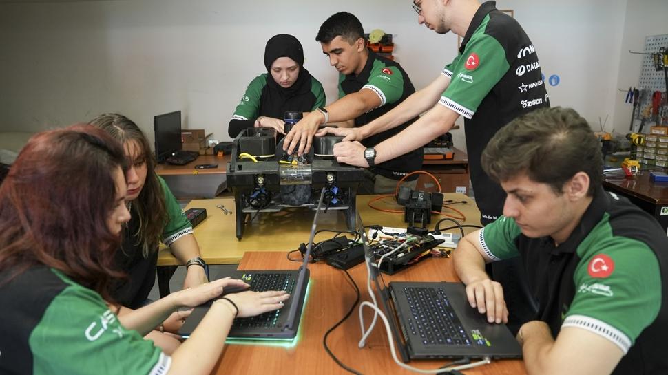 Yapay zekalı su altı aracıyla dünya üçüncüsü oldular! YTÜ'den gururlandıran başarı