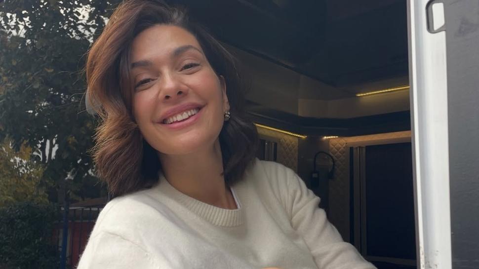 Bergüzar Korel zayıflamasıyla ilgili iddialara cevap verdi! Mide ameliyatı oldu mu?