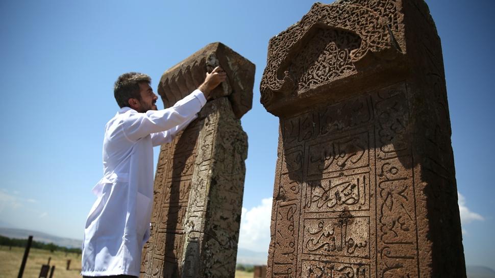 Bitlis'te heyecan veren keşif: Dev Selçuklu Mezarlığı'nda yeni buluntular