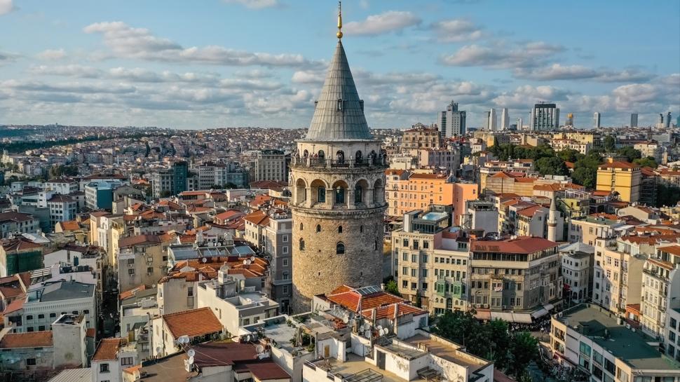İstanbul'un yüzyıllara meydan okuyan 5 tarihi kulesi!
