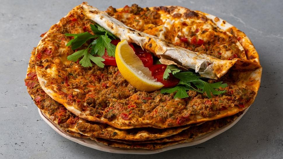Taş fırın lezzetinde lahmacun içi hazırlamanın 1 altın kuralı