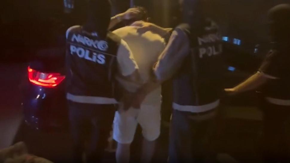 Uyuşturucu baronuna polis kıskacı! Yakayı Türkiye'de ele verdi
