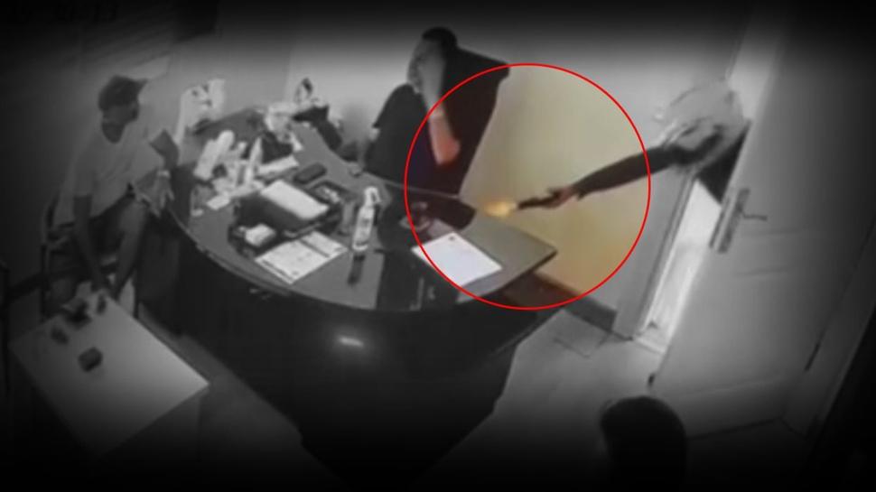 Mersin'de kasklı dehşet: Site başkanına odasında kurşun yağdırdı