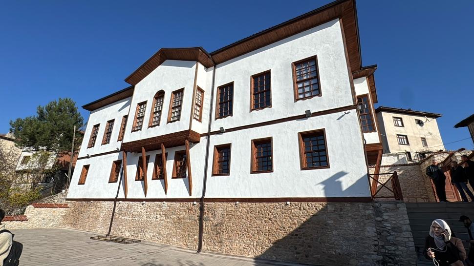 Osmanlı'nın izlerini taşıyor... UNESCO listesindeki Safranbolu turistleri ağırlıyor!