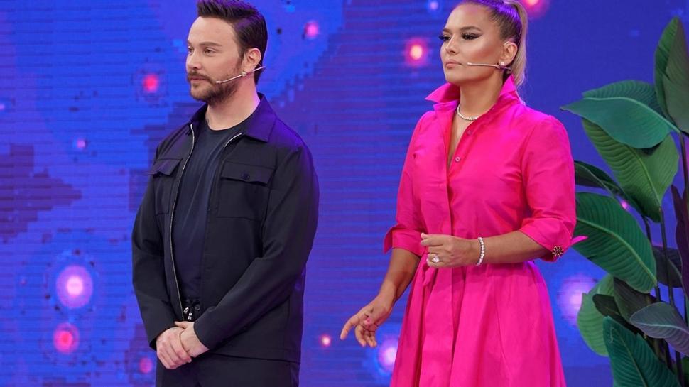 Demet Akalın ve Sinan Akçıl'a büyük şok! Yaz Bir Şarkı yayından kaldırıldı
