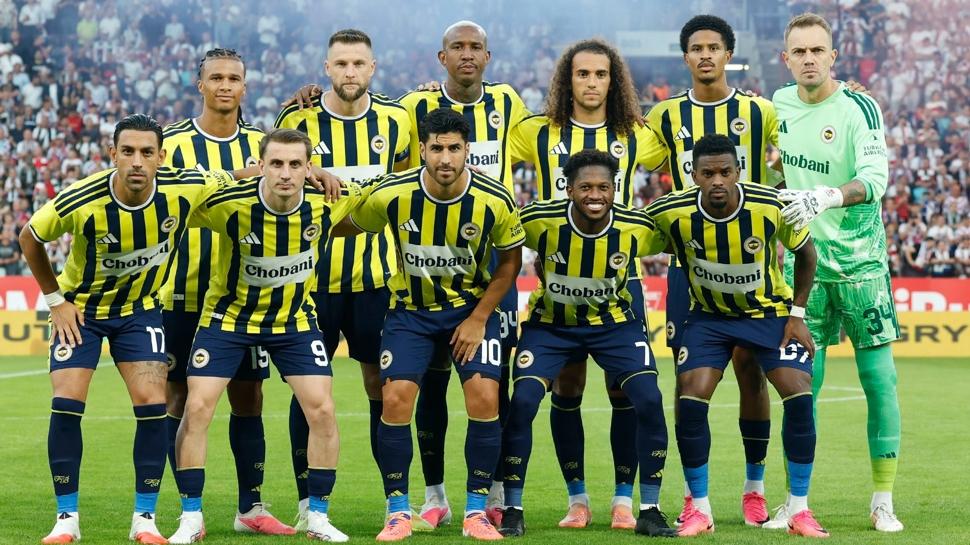 Fenerbahçe'nin UEFA kadrosunda değişiklik