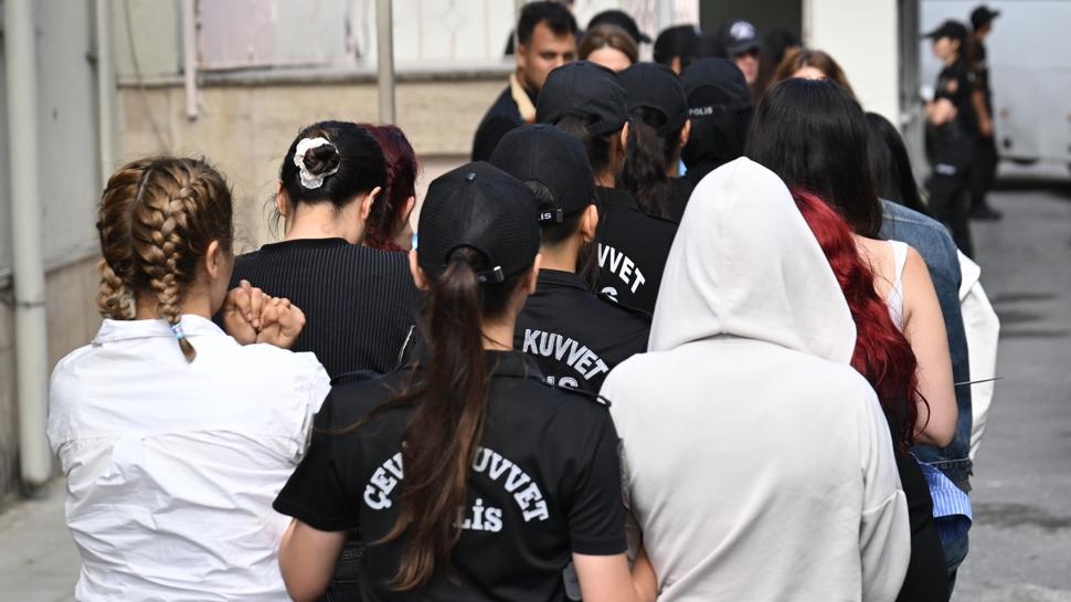 Foreks piyasasında dev vurgun: 850 milyon liralık dolandırıcılığa 25 gözaltı karar