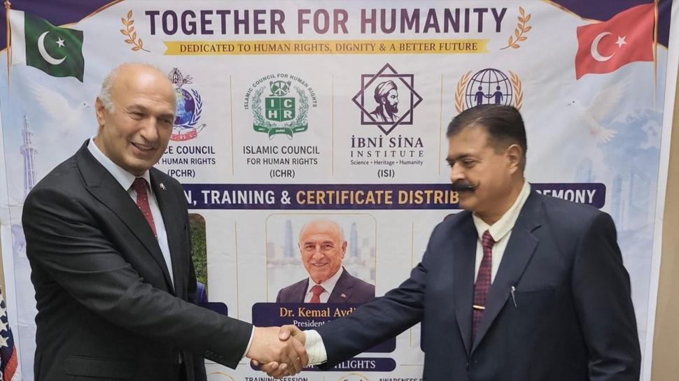 Gerontolog Dr. Kemal Aydın'a "Yaşam Boyu Mükemmellik Ödülü" ve "İnsan Hakları Büyükelçisi" unvanı verildi