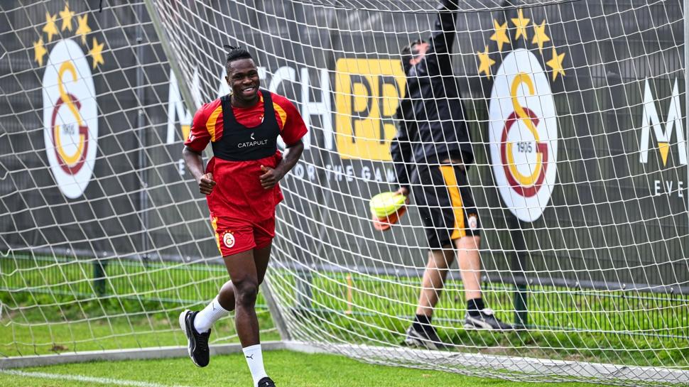 Galatasaray'da Wilfried Singo, takımla çalıştı