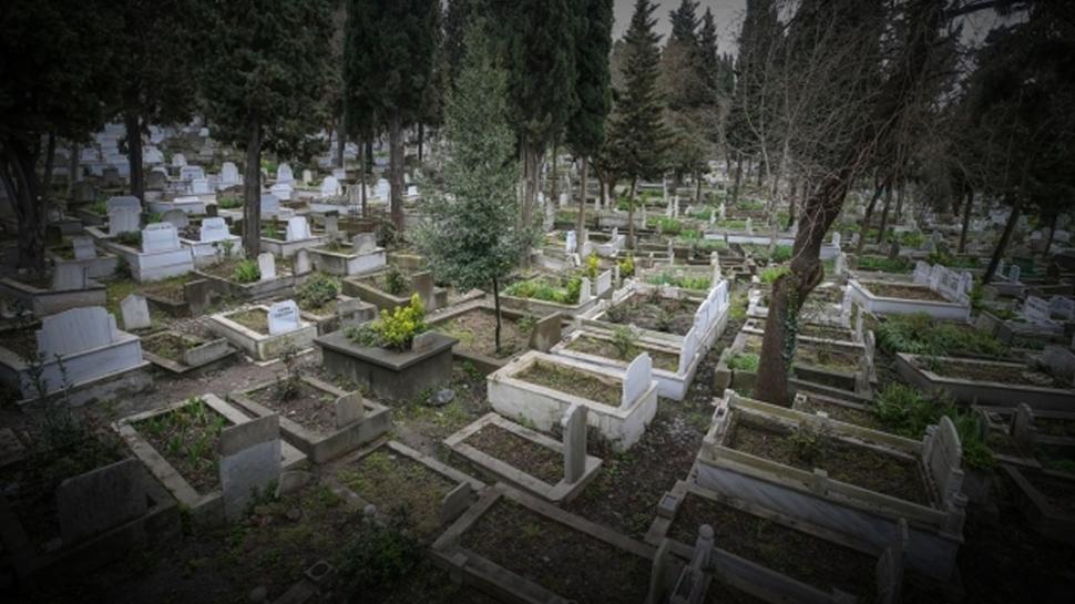Evde başlayan tartışma mezarlıkta bitti: Üvey oğlu tarafından katledilen baba toprağa verildi
