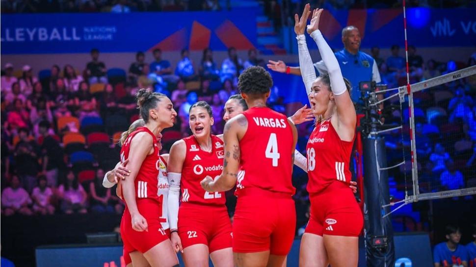Filenin Sultanları parkeye çıkıyor: İlk rakip Letonya