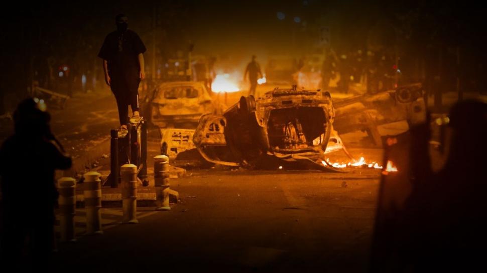 Fransa alevlere teslim oldu: 250 hektarlık alan küle döndü