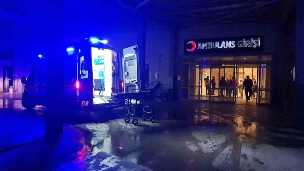Minibüs bariyerleri aşıp tarlaya uçtu! Feci kazada 1 ölü, 2 yaralı
