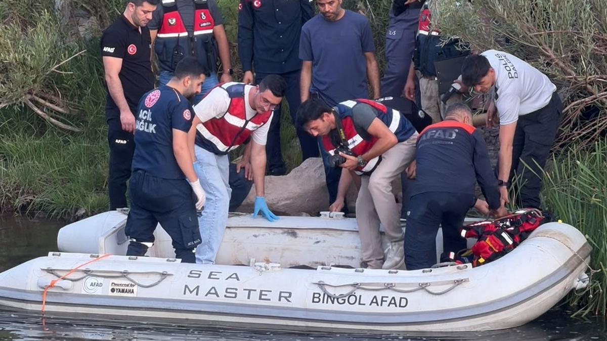 Bingöl'de serinlemek için çaya giren kişi boğuldu