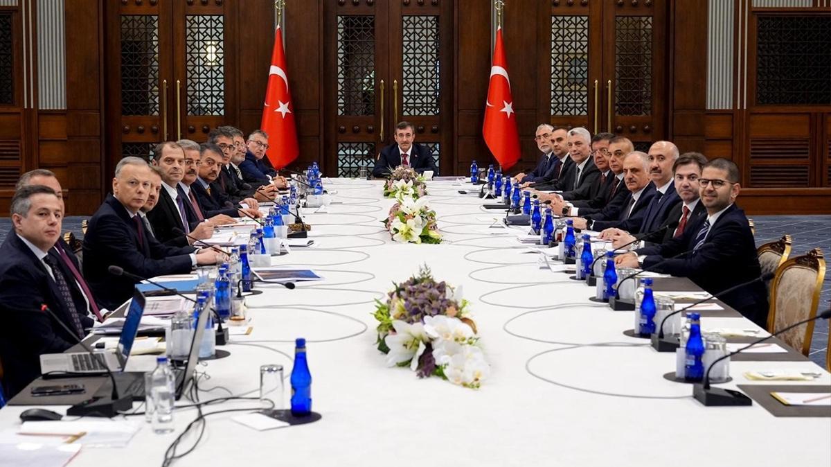 Gözler Külliye'ye çevrildi! Ekonomi Koordinasyon Kurulu'ndan kritik toplantı