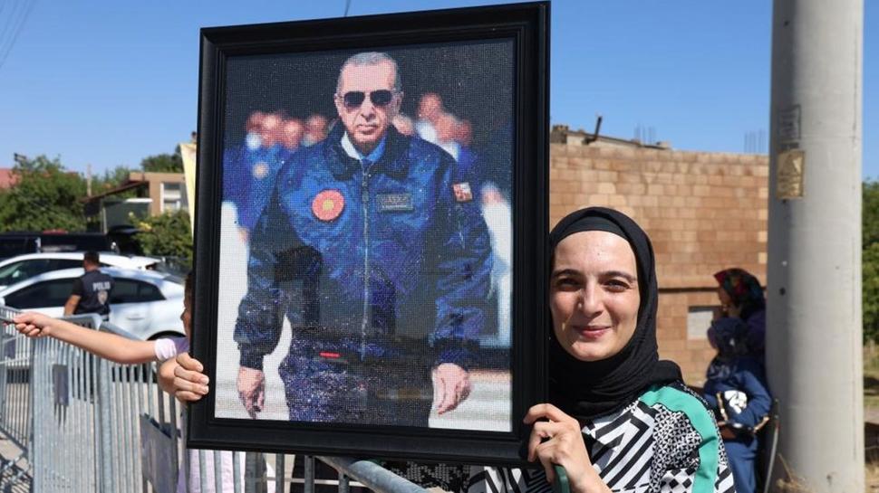 Başkan Erdoğan'a anlamlı hediye! Yetmiş bin boncuktan oluşuyor