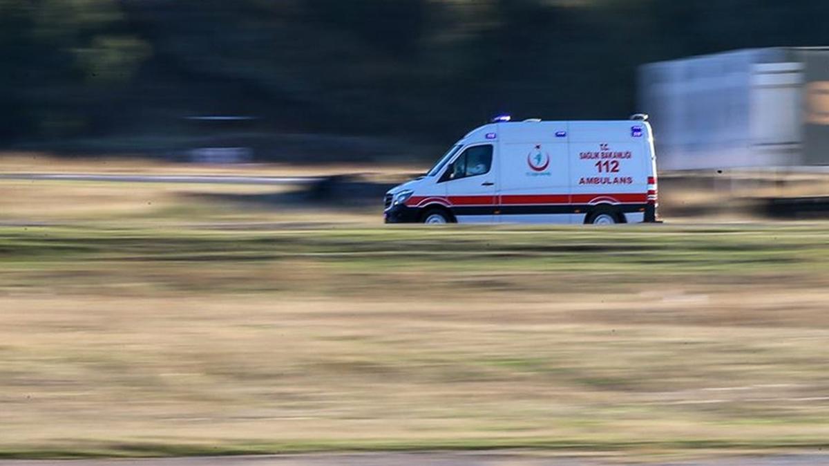 Karşıya geçmek isterken canından oldu! İki otomobilin çarptığı yaya öldü