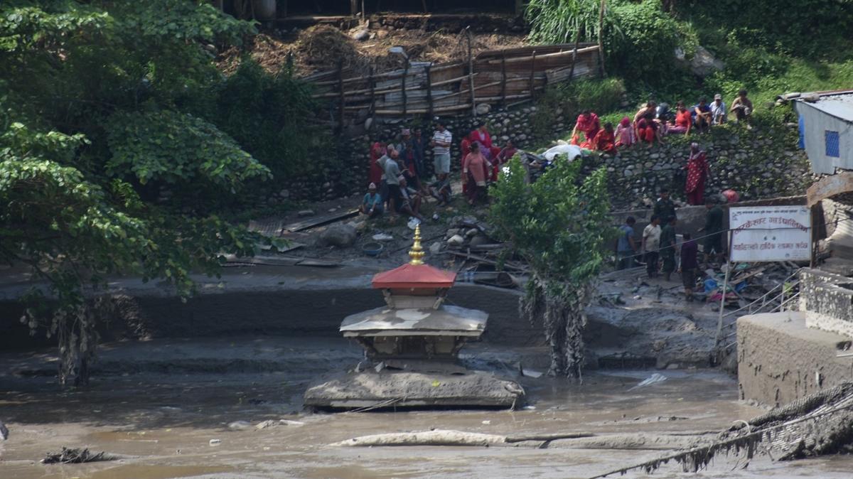 Nepal'de sel felaketi: Ölü sayısı yükseliyor