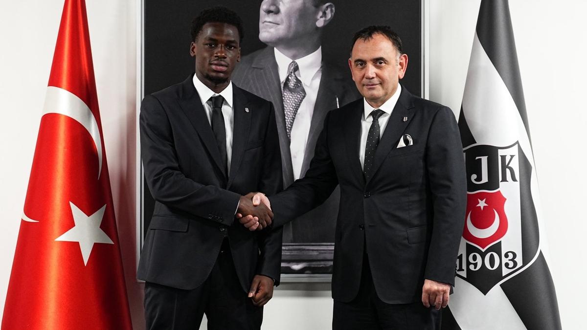 Ernest Poku, Beşiktaş'ın 4. Hollandalısı oldu