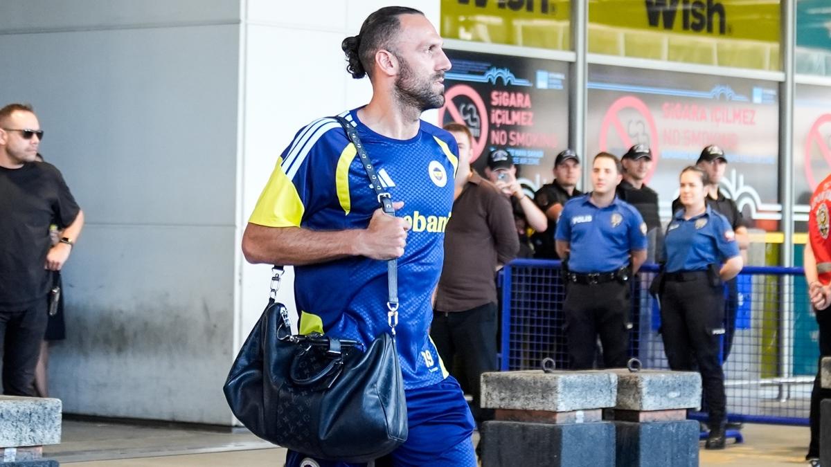 Fenerbahçe, Lyon galibiyeti sonrası İstanbul'a döndü