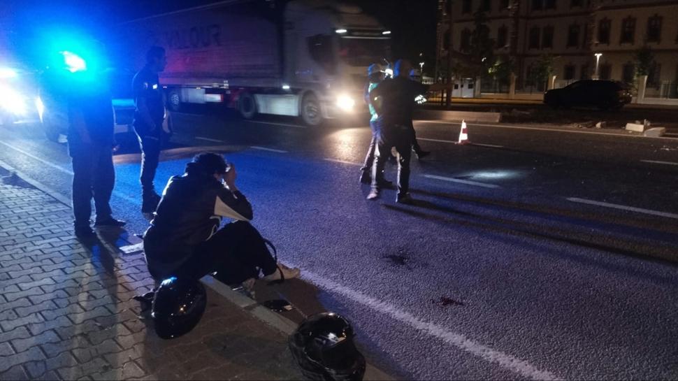 Arkadaşı yıkıldı... Motosiklet sürücüsü hayatını kaybetti