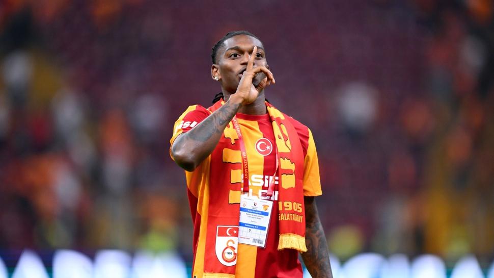 Futbol sanatçısı Rafael Leao