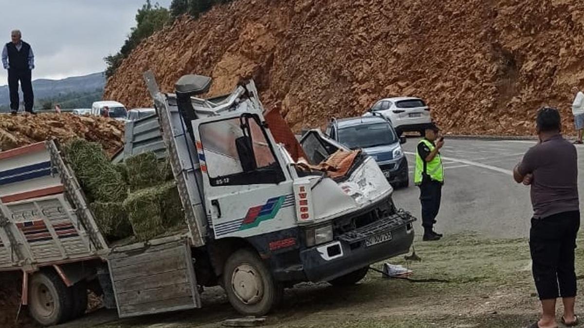 Karaman'da kamyonet devrildi: 1 kişi hayatını kaybetti