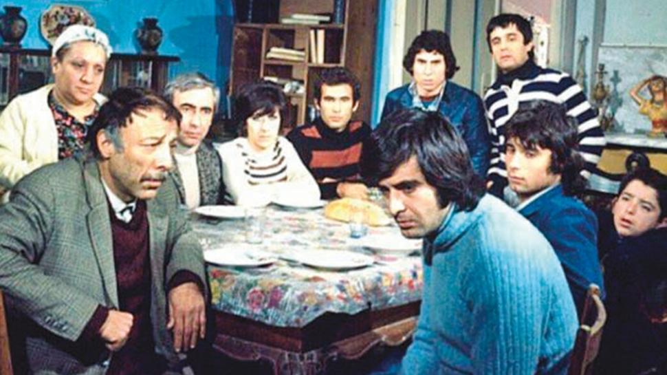 Yeşilçam sineması dizi oluyor: Bizim Aile, Susuz Yaz ve... Uyarlamalar kadar sahi?