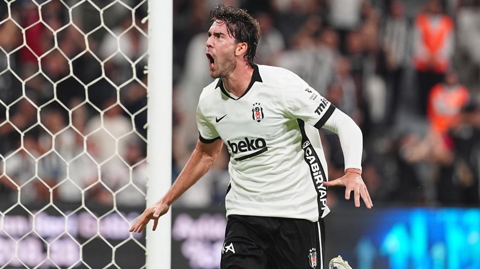 Dusan Vlahovic fırtına gibi esti