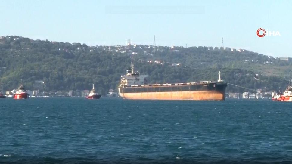 İstanbul Boğazı çift yönlü gemi trafiğine kapatıldı