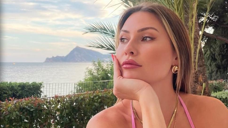 Serdar Ortaç'ın eski eşi Chloe Loughnan anne oluyor!