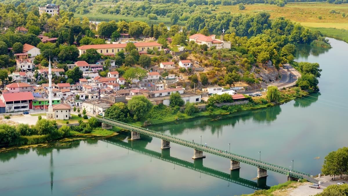 Doğa ve tarihin en uyumlu buluşması: Buna Nehri Vadisi!