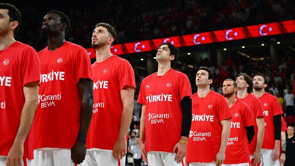 12 Dev Adam, FIBA sıralamasında 2 sıra yükseldi