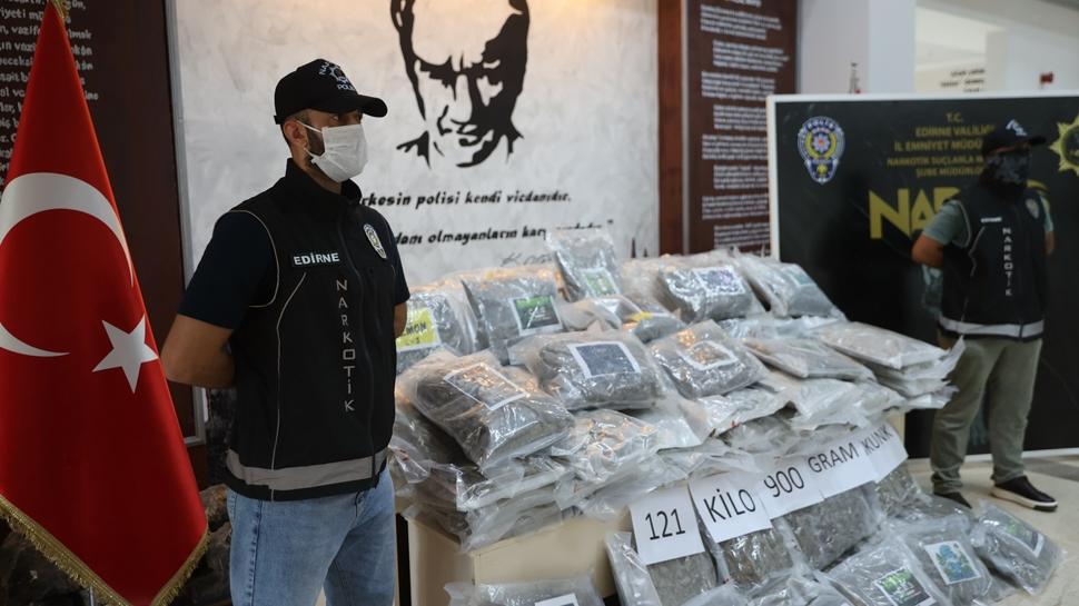 Hamzabeyli'de zehir tacirlerine darbe