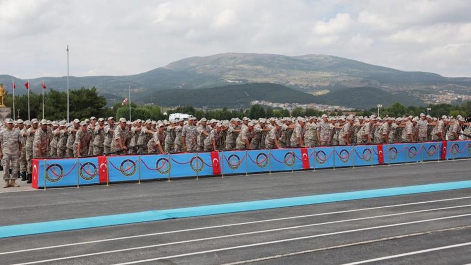Kütahya'da eğitimini tamamlayan Mehmetçikler yemin etti