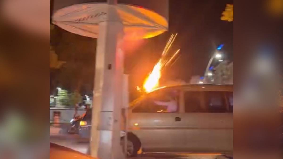 Aracın üzerinden havai fişek atmışlardı... Şehir magandalığı pahalıya patladı