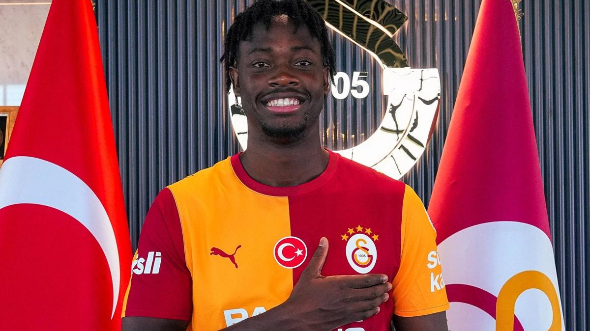 İmzayı attı! Galatasaray Bitshiabu'yu duyurdu