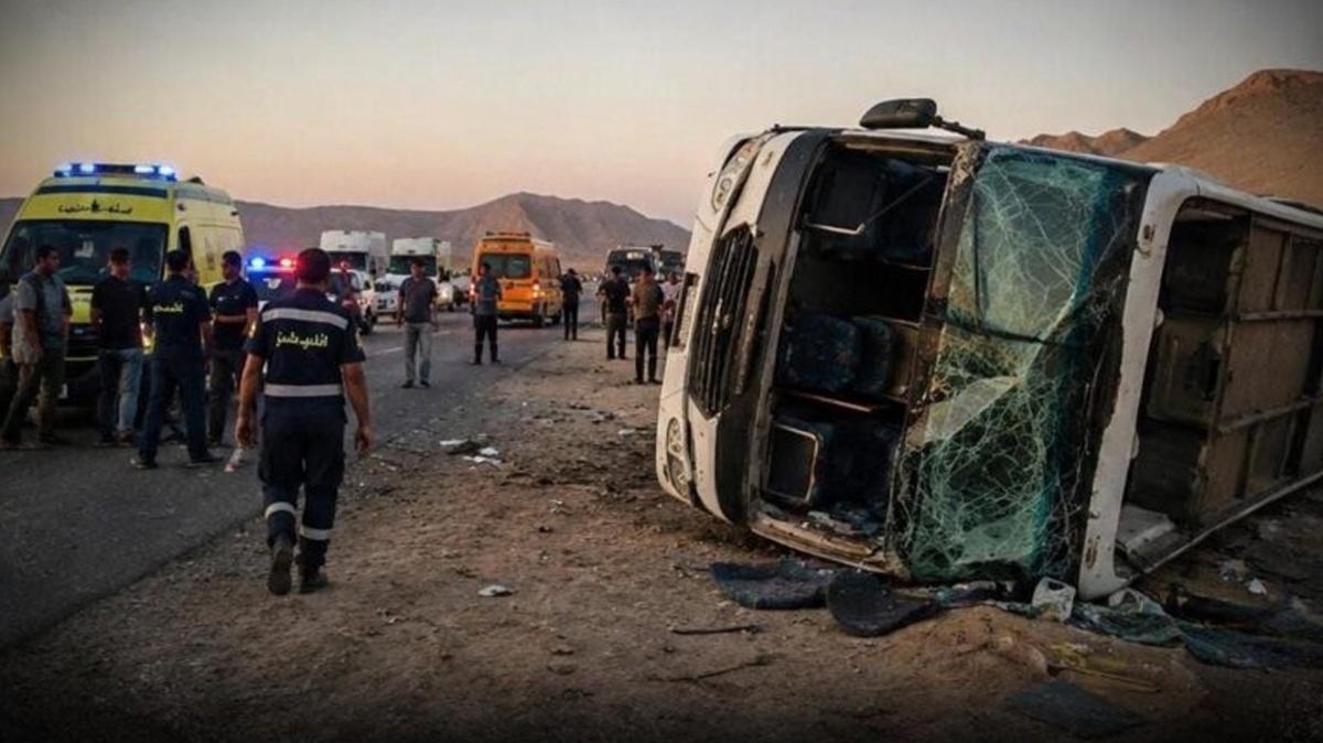Mısır'da otobüs faciası! En az 16 kişi öldü