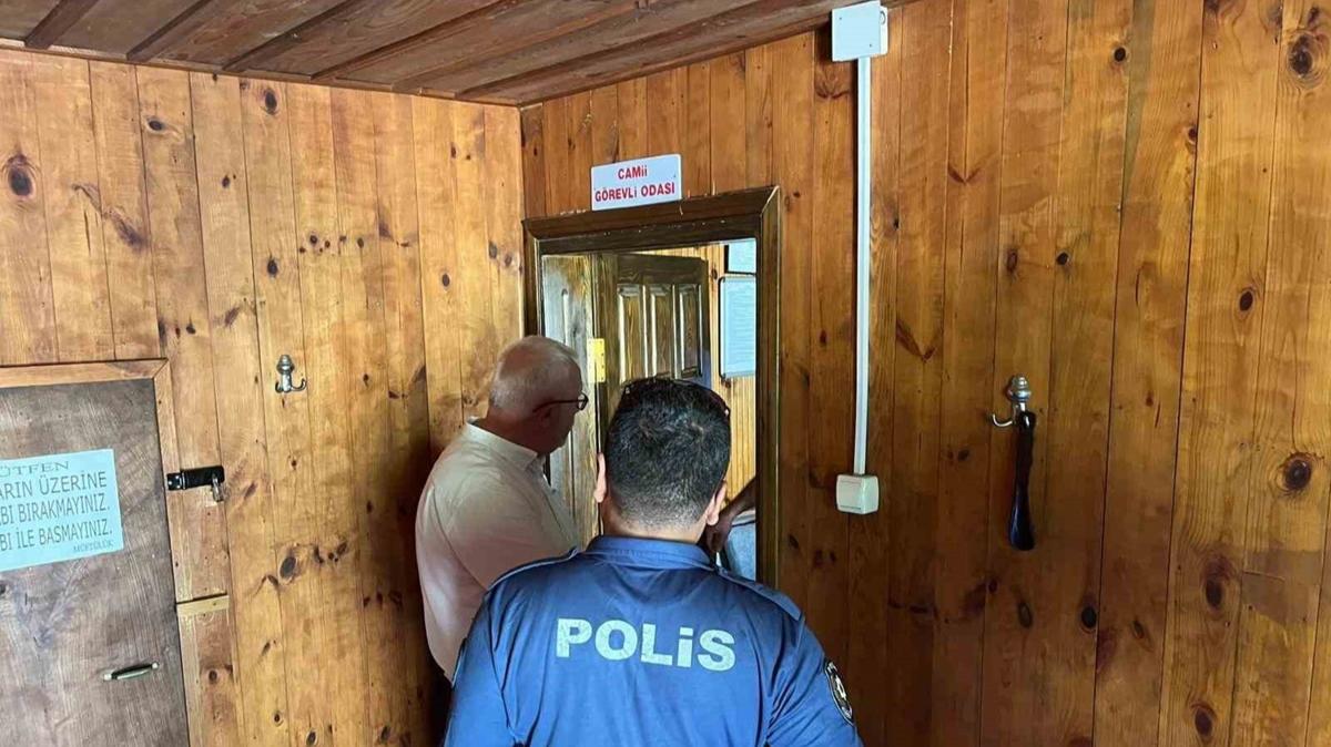 Tarihi camide şüpheli olay: Elektrik hattı kesildi, imam odasının kapısı zorlandı