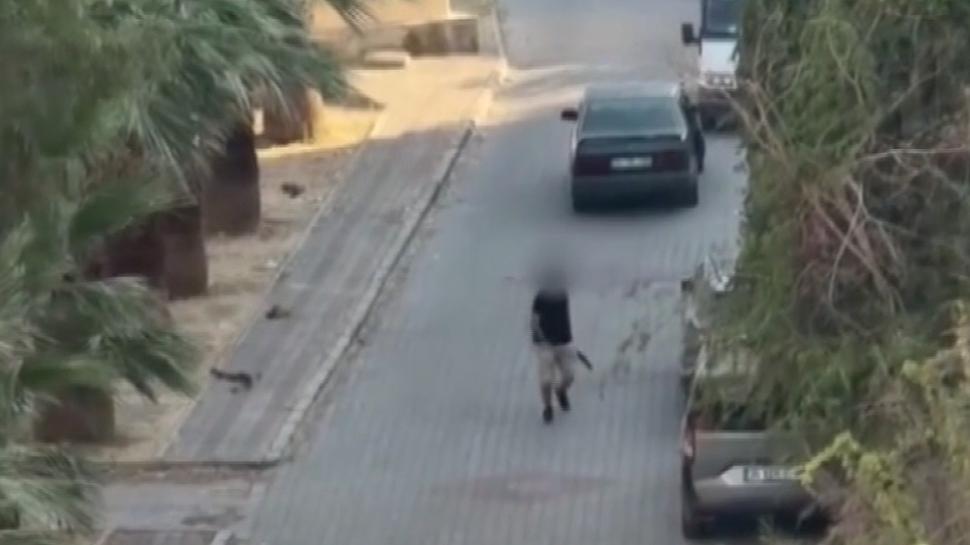 Buca'da korku dolu anlar: Pompalıyla rastgele ateş açtı