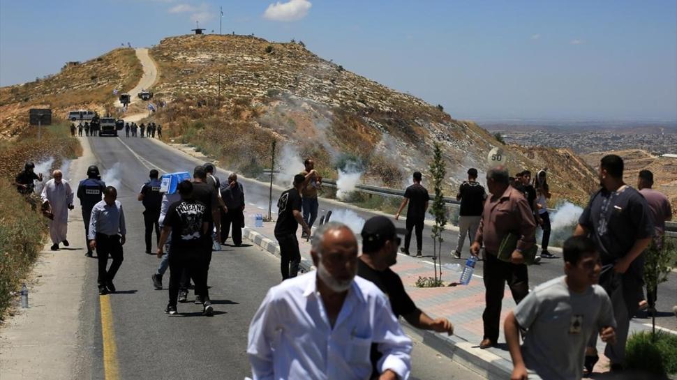 Katil İsrail, Mugayyir'de 2 Filistinli genci daha hayattan kopardı