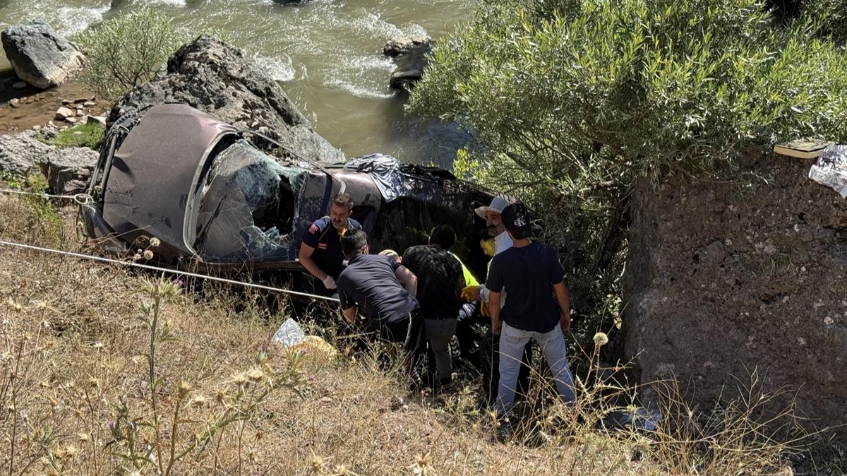 Bingöl'de feci kaza: Ölü ve yaralılar var