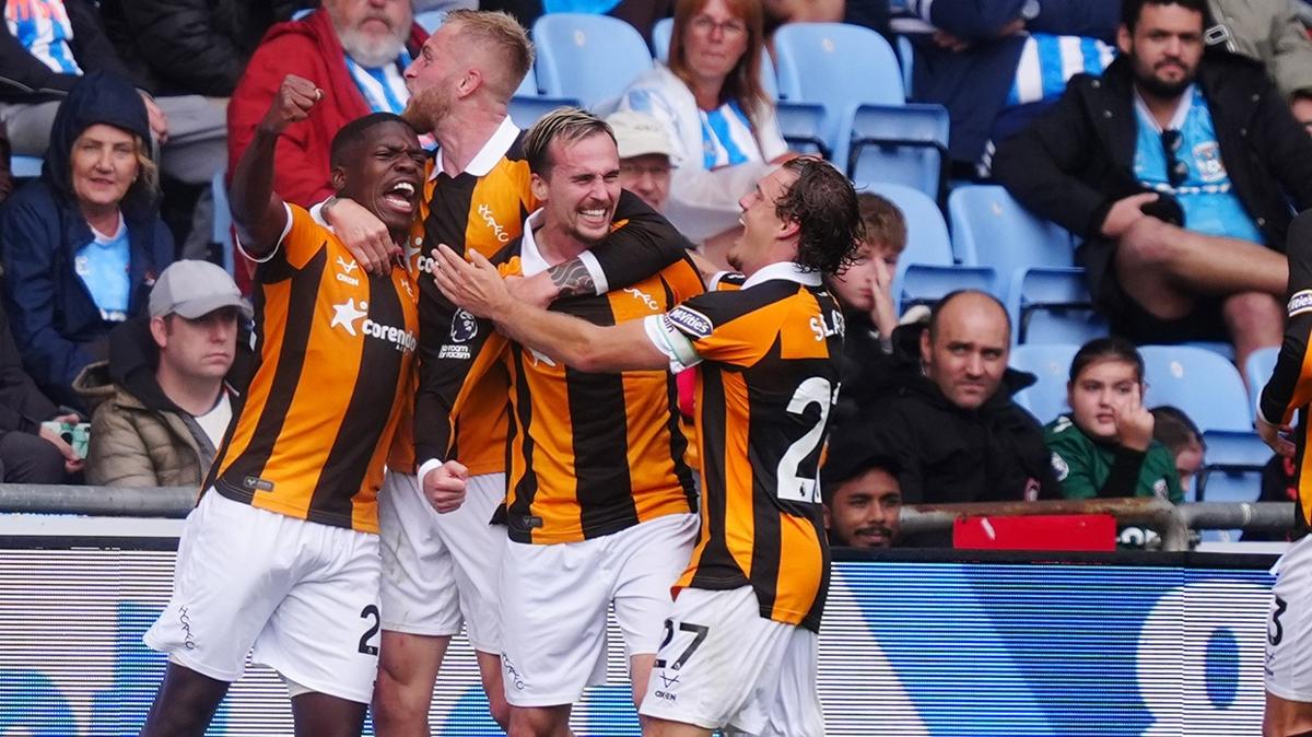 Hull City, 6 futbolcusuyla nikah tazeledi