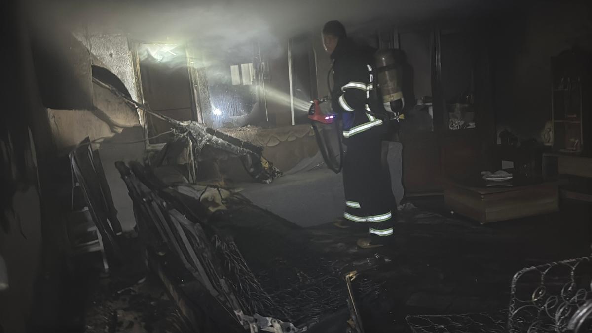 Karabük'te 5 katlı apartmanda yangın: 2 kişi hastaneye kaldırıldı