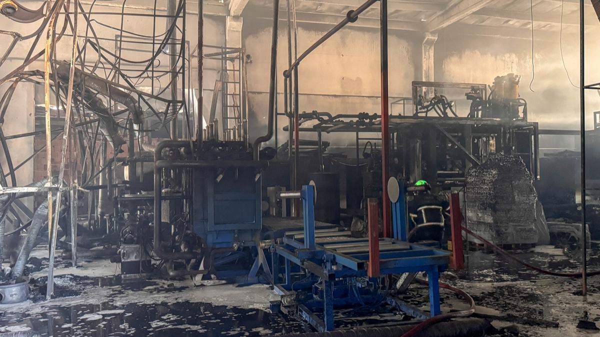 Uşak'ta yalıtım malzemesi üreten fabrikada yangın