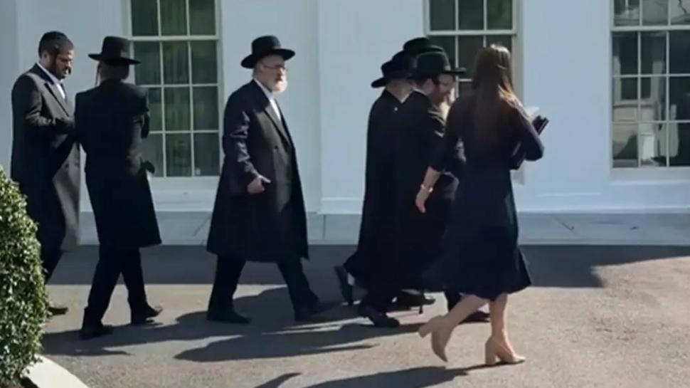 Beyaz Saray'da dikkat çeken buluşma! Trump, 50 yıl sonra Hasidik hahamlarını kabul etti