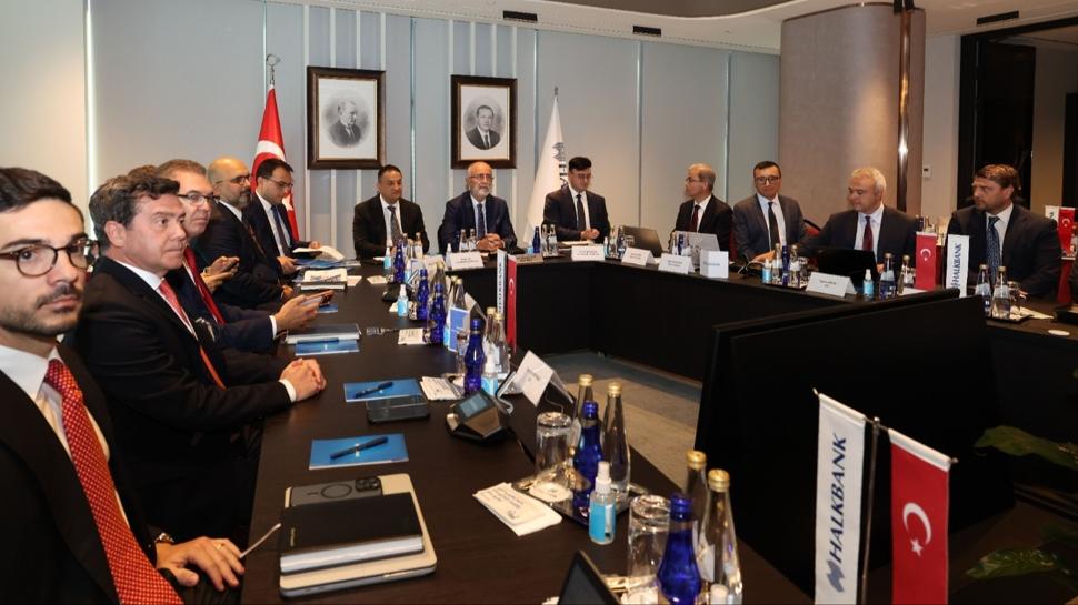 Halkbank, üçüncü halka arz için yatırımcılarla buluştu