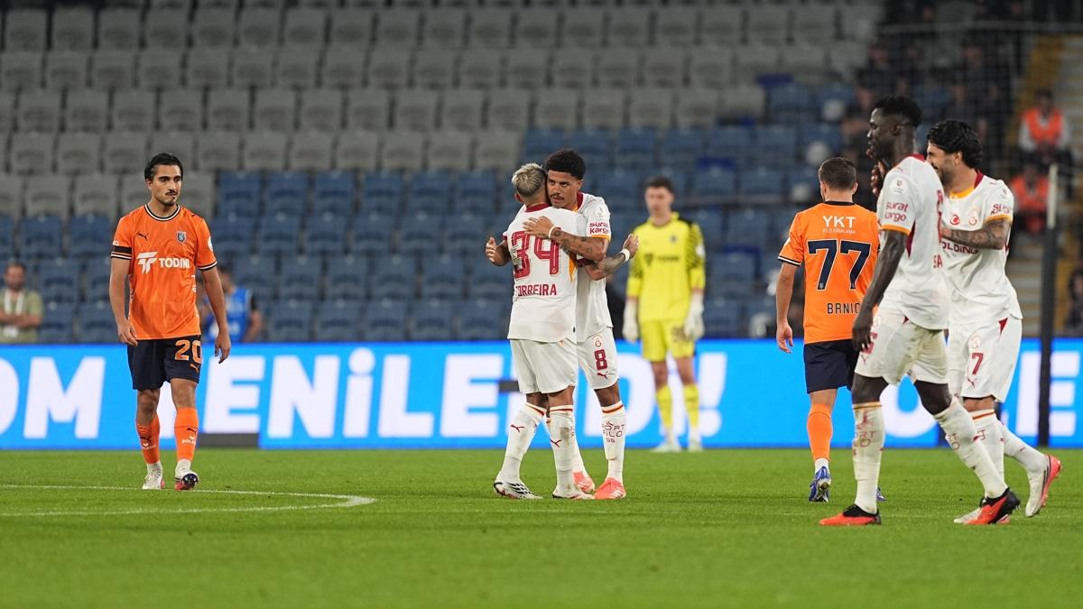 Başakşehir, evinde Galatasaray'a karşı galibiyet hasreti 9 maça çıktı