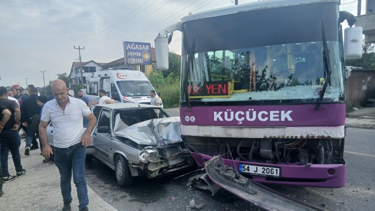 Fındık toplamaya gidiyorlardı! Halk otobüsüyle çarpışan otomobilde 6 kişi yaralandı